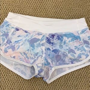 Cute pattern ivivva shorts!!